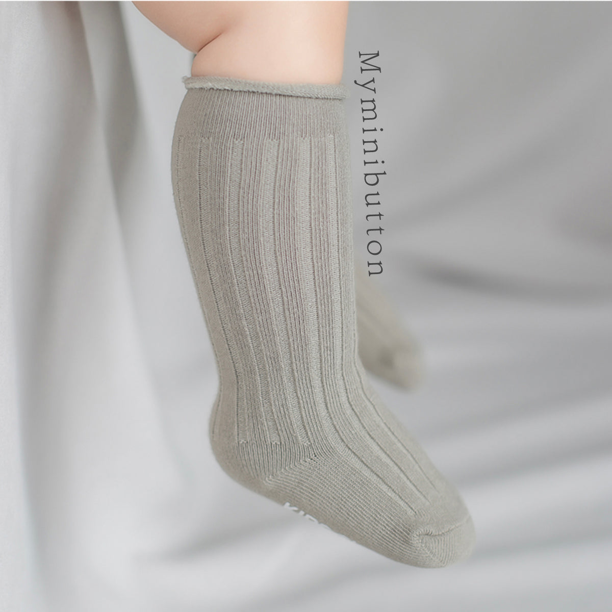 Rolling knee socks