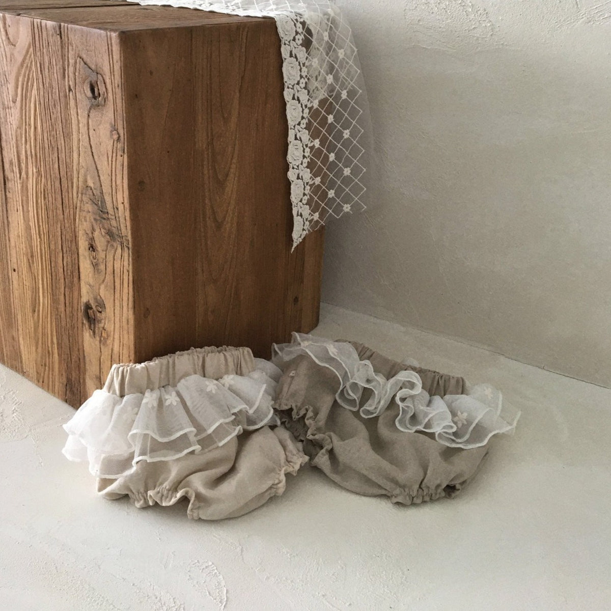 Lace bloomer