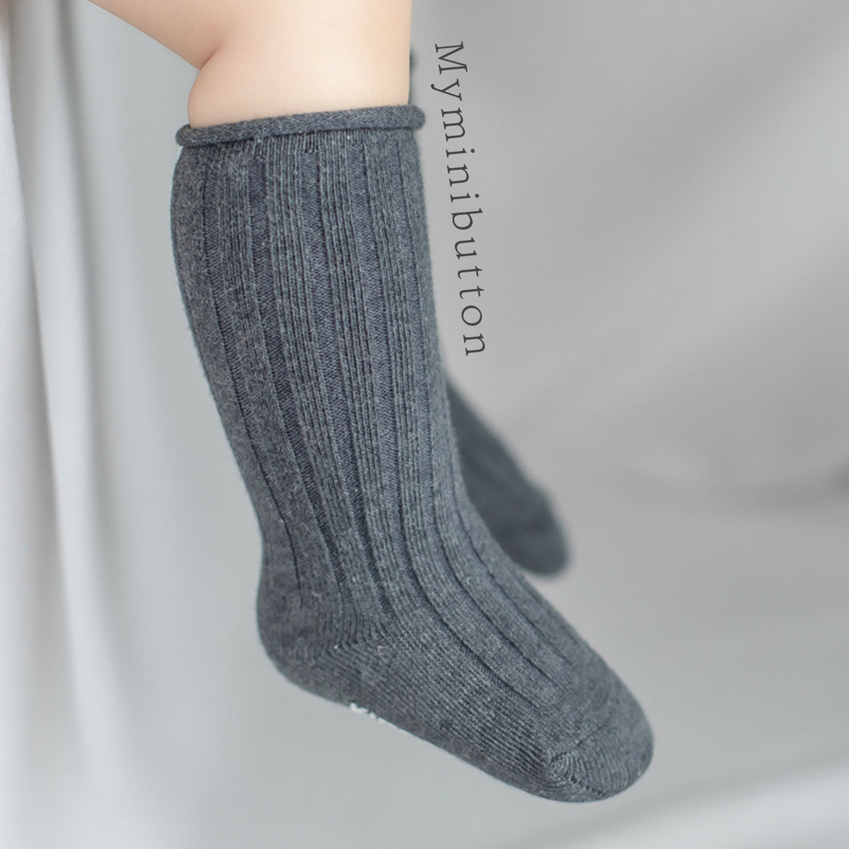 Rolling knee socks