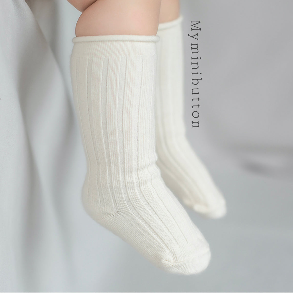 Rolling knee socks