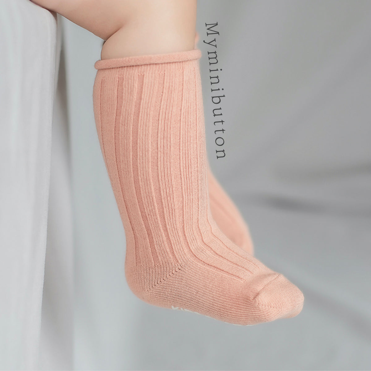 Rolling knee socks